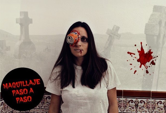 Halloween makeup step by step can nailed in eye Halloween makeup step by step canned in eye